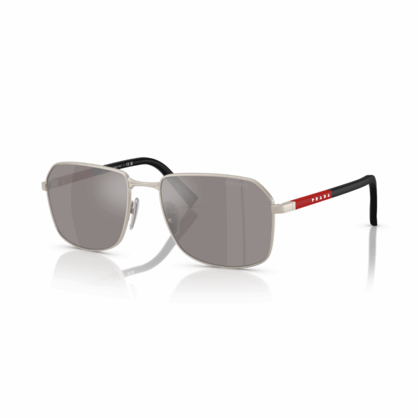 Gafas Prada Linea Rossa PS A51S 18X80I en metal champagne con lentes mirror silver: diseño deportivo-elegante y ajuste versátil.